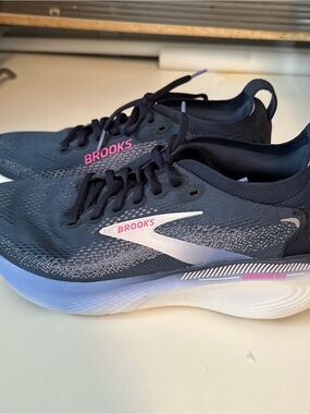 Brooks Adrenaline GTS 25 Running Shoes Women’s 8.5 Gray Pink Athletic Sneakers